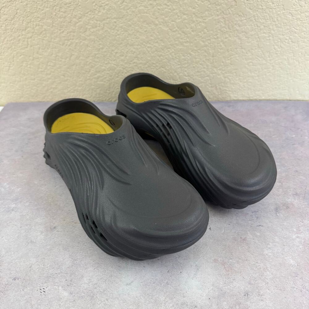 Crocs Echo Wave Clog Slip On Solid Black Sandals Unisex Size 9M/11W